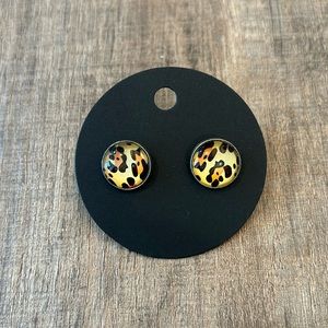 Host Pick 🥳 Homemade Earrings - 12mm diameter circle - post style - animal print